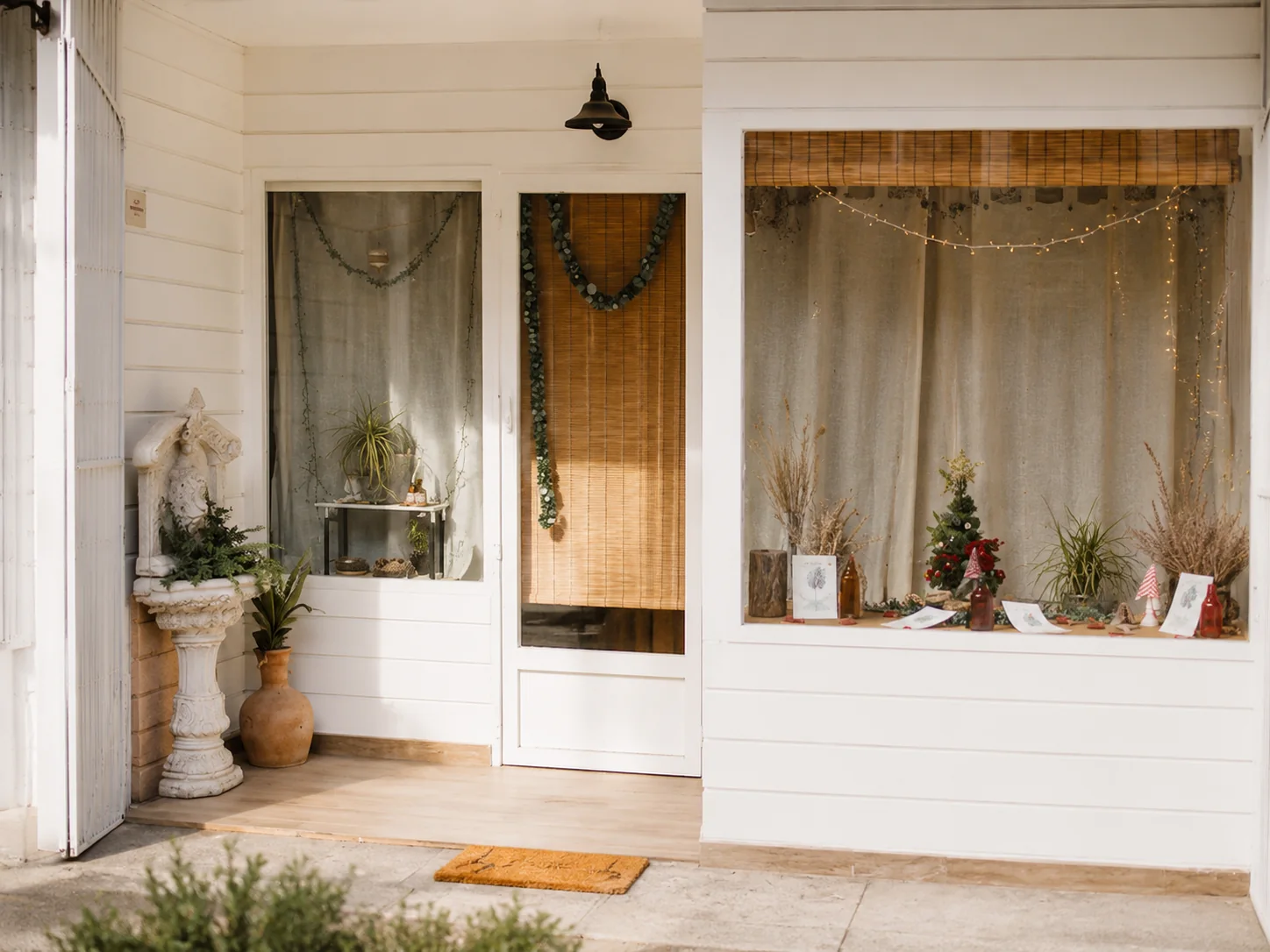 Fachada y entrada de Entre Jardines en Murcia